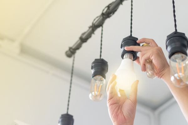 Cost of Light Bulb Changing Service in Reston