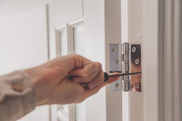 Hinge Repair in Reston