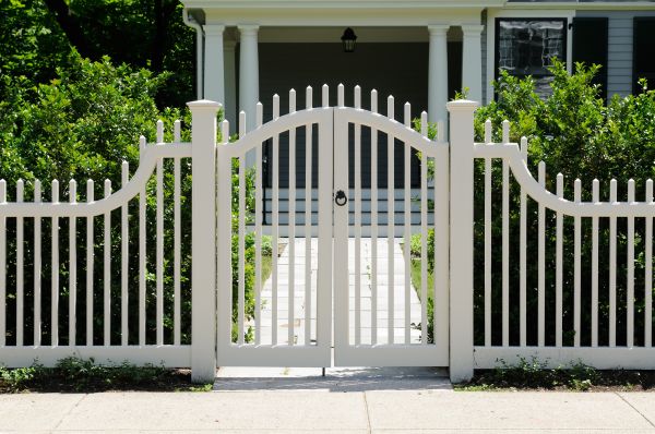 Cost of Gate Hinge Replacement in Reston